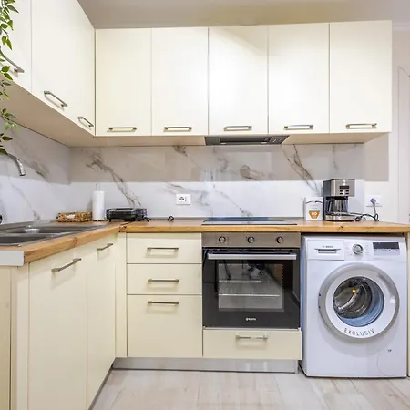 Appartement 15 Min Form Center - Easy Access - Modern House Tirana